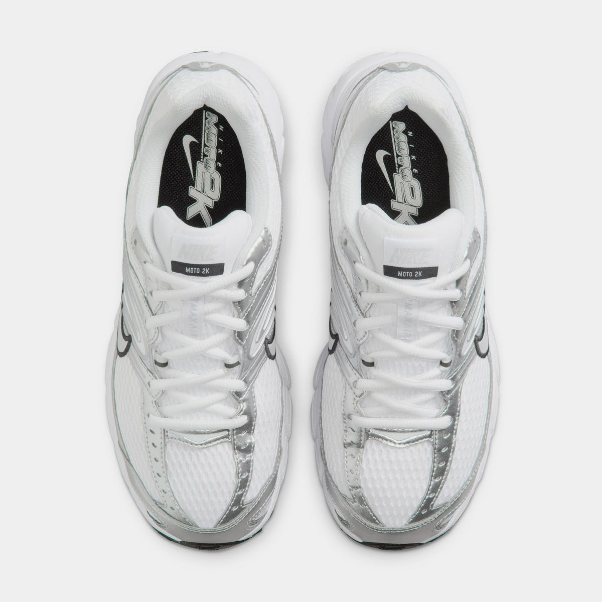 Air Max Moto 2K Womens Running Shoes (White/Metallic Silver/Black/Photon Dust)