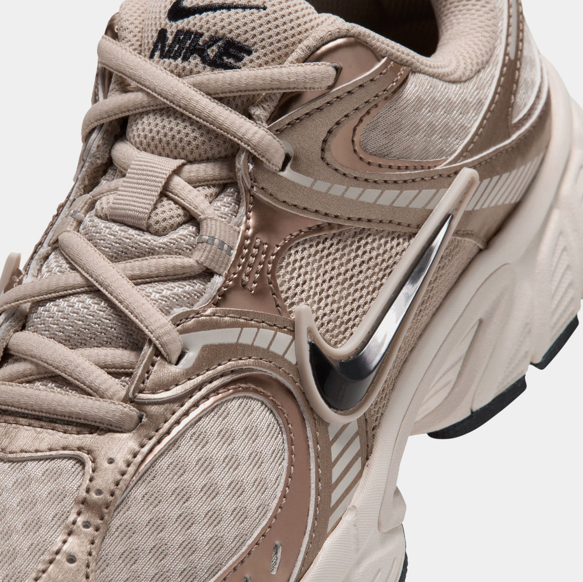 V5 RNR Premium Womens Running Shoes (Sanddrift/Off Noir/Blur/Light Orewood Brown)