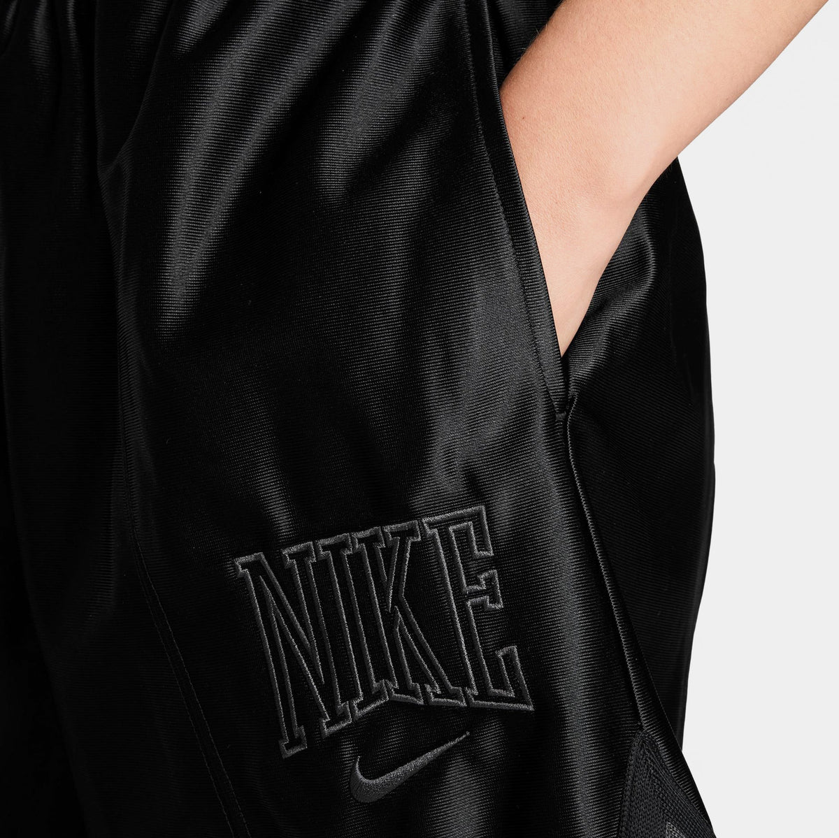 Loose 6" Mid Rise Satin Womens Shorts (Black/Anthracite/Anthracite)
