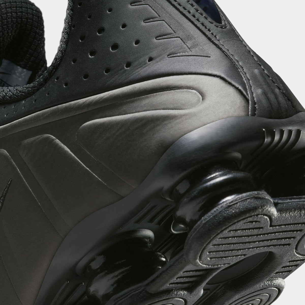 Shox R4 Mens Running Shoes (Black)