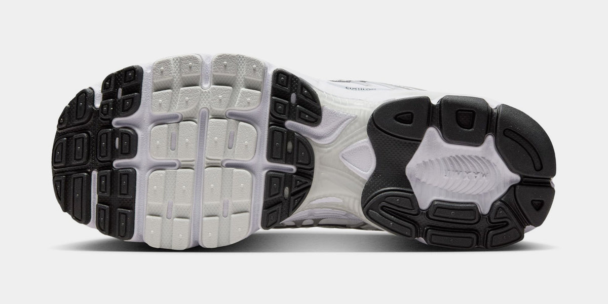 Air Max Moto 2K Womens Running Shoes (White/Metallic Silver/Black/Photon Dust)