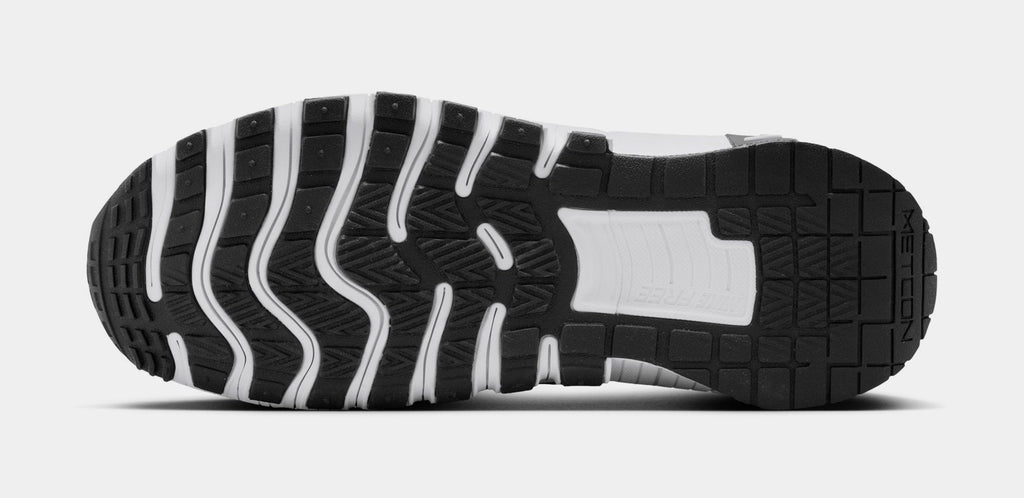 Free Metcon 6 Mens Running Shoes (Black/White)