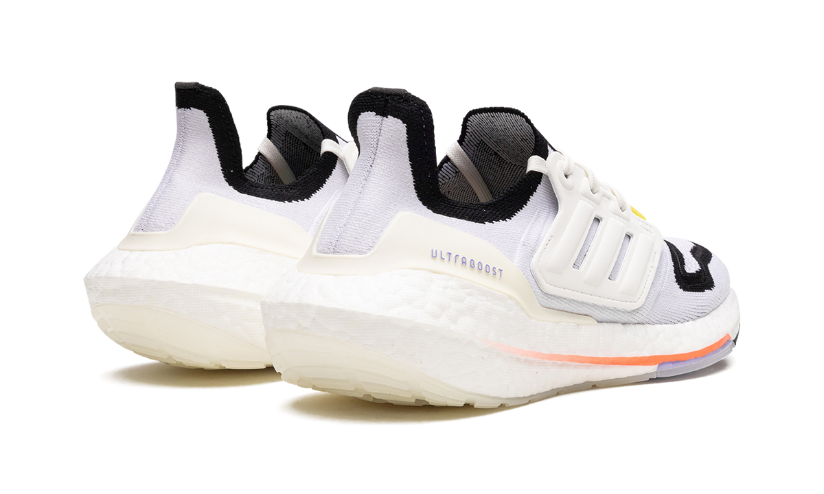 ULTRABOOST 22 WMNS "Core White" GX8017