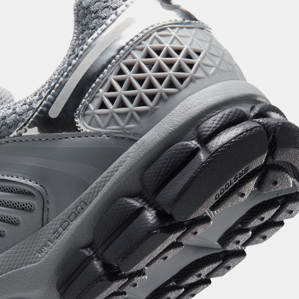 Zoom Vomero 5 Womens Running Shoes (Stealth/Metallic Silver/Gridiron)