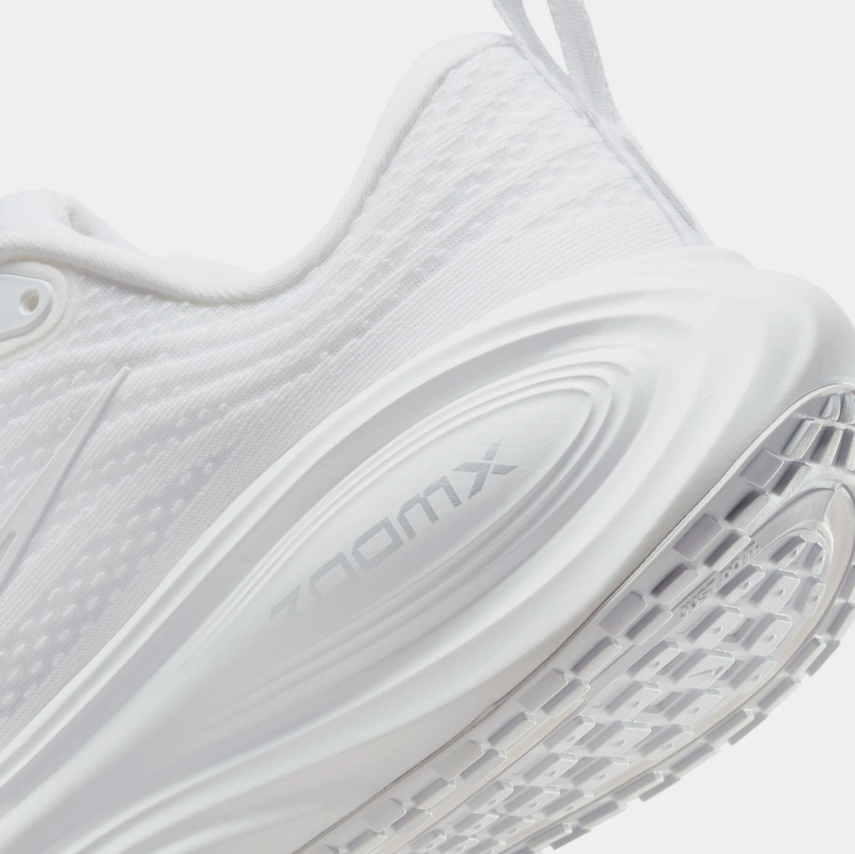 Vomero Plus Womens Running Shoes (White/Summit White/Photon Dust)