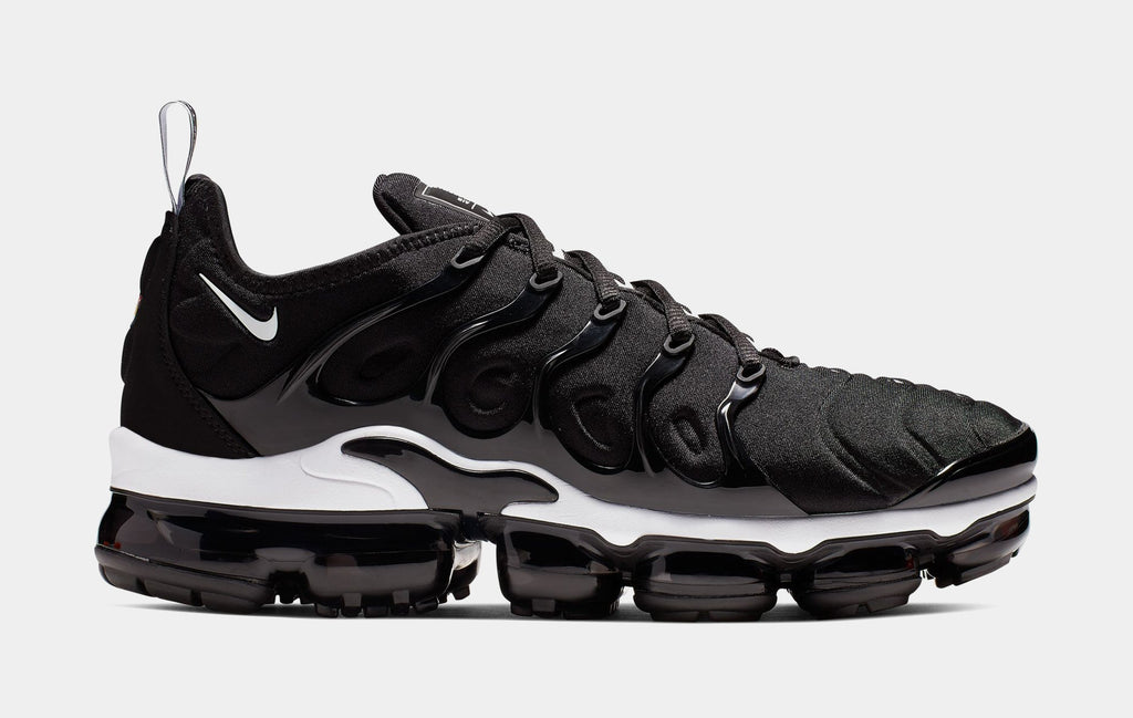 Air VaporMax Plus Mens Running Shoes (Black/White)