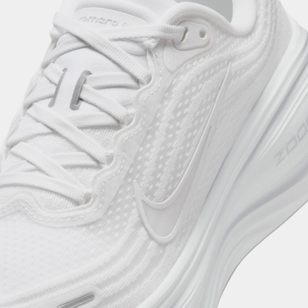 Vomero Plus Womens Running Shoes (White/Summit White/Photon Dust)