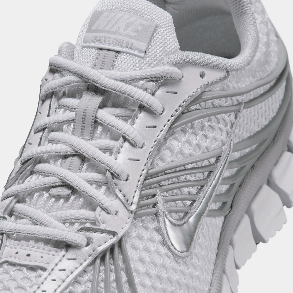 Zoom Skylon 11 Womens Running Shoes (White/Metallic Silver/Grey Fog)
