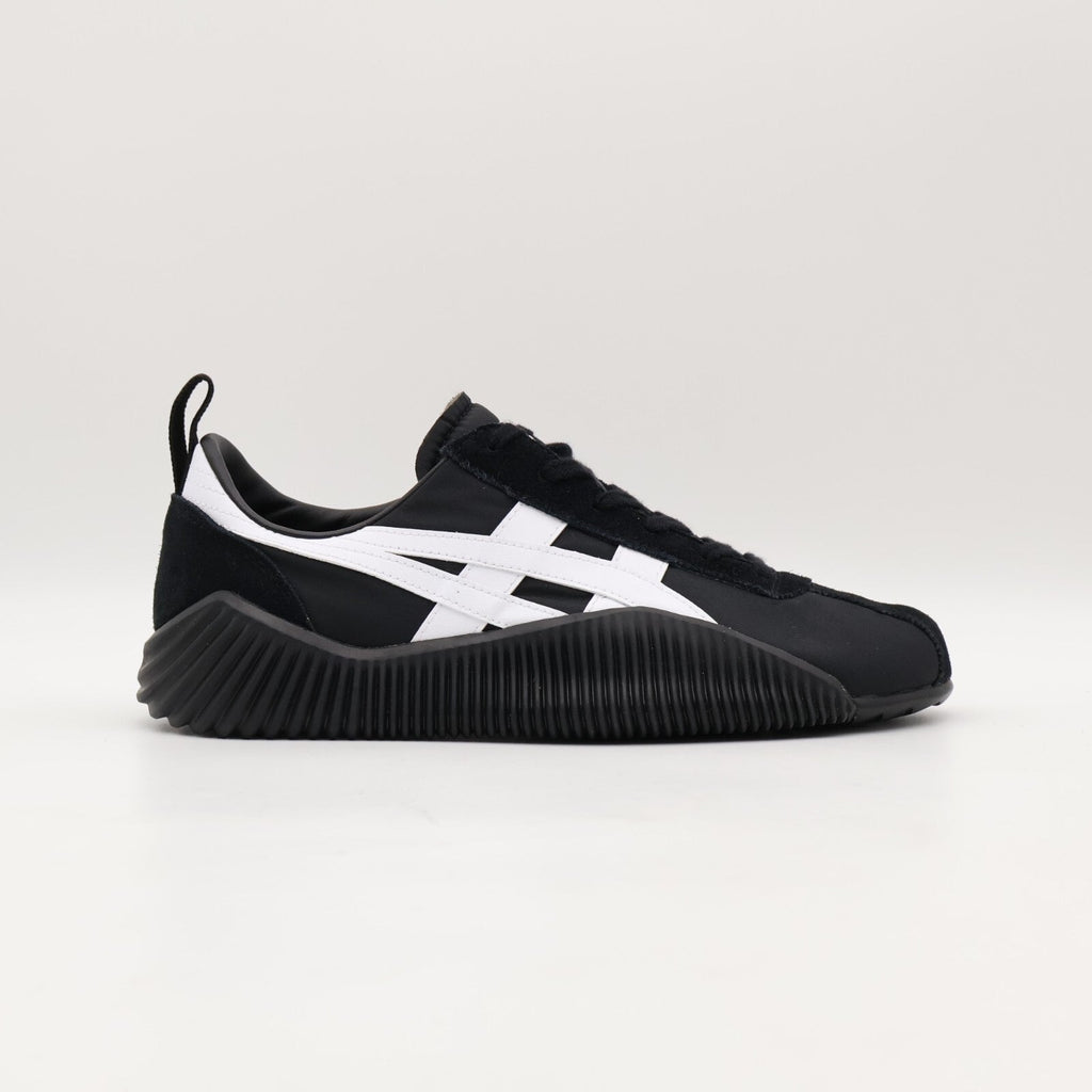 1183B257-001 Onitsuka Tiger Acromount Black White (Men's)