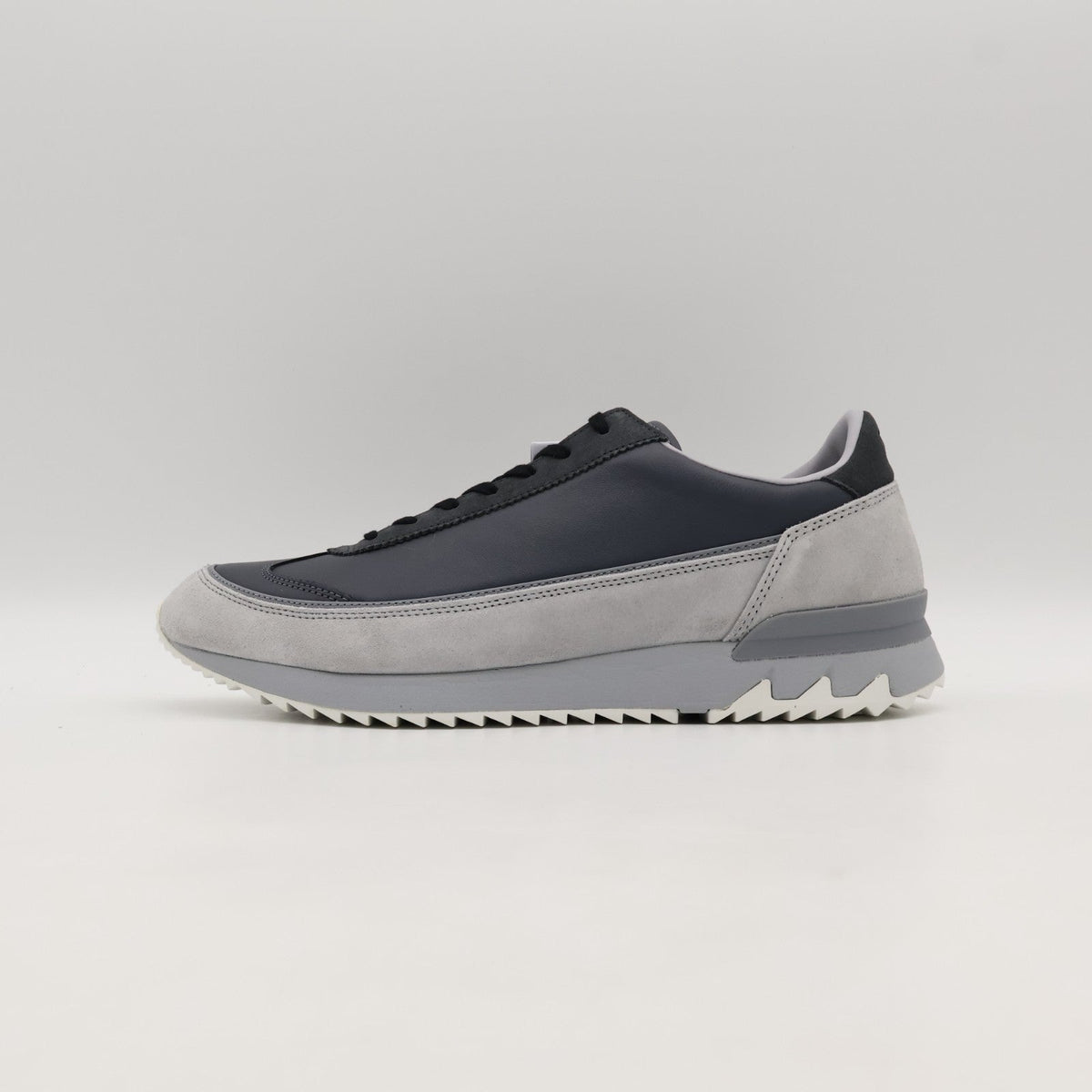 1183C385-021  Onitsuka Tiger Hsinti Carrier Grey (Men's)