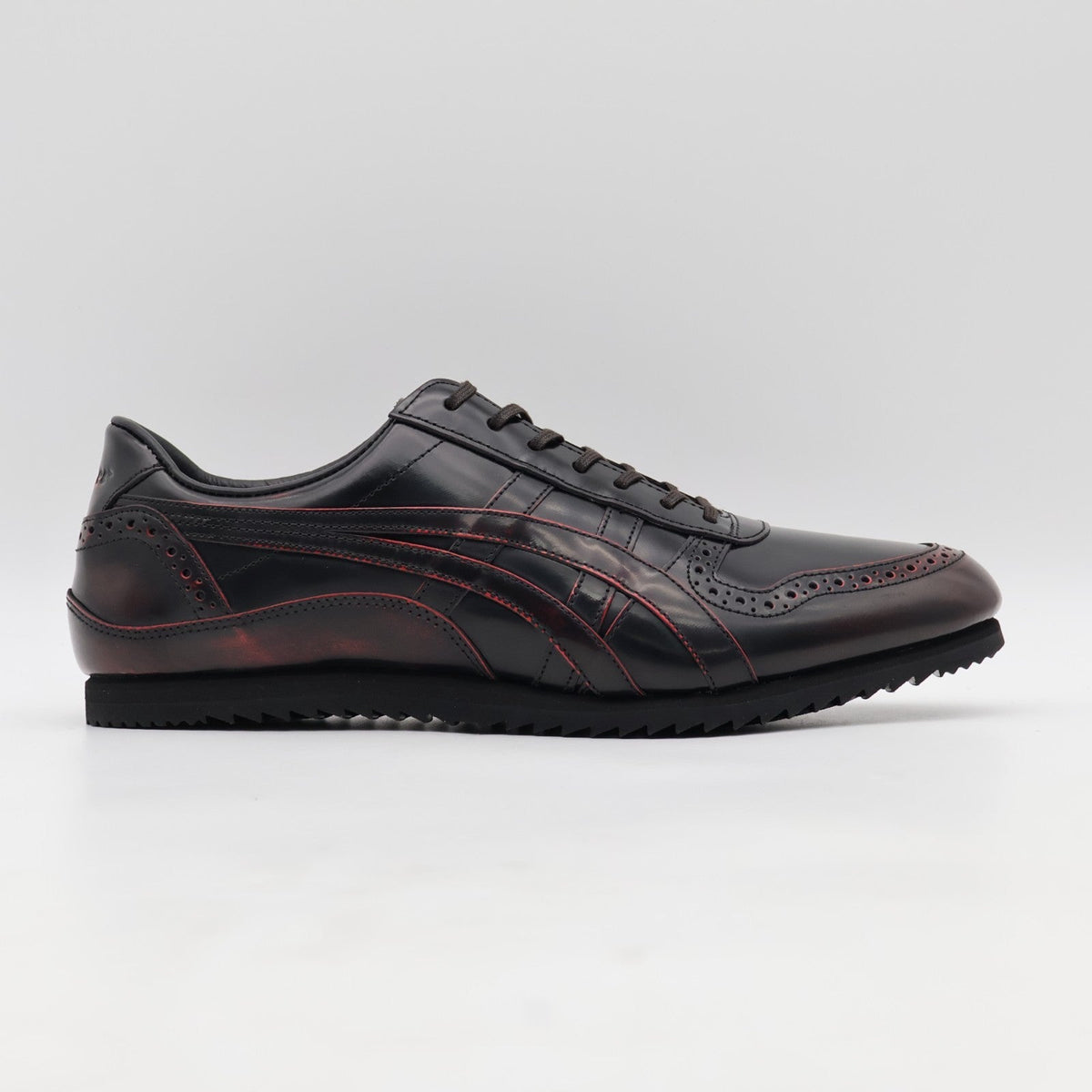 1181A610-200 Onitsuka Tiger NIPPON MADE ULTIMATE TRAINER LICORICE BROWN (Men's)
