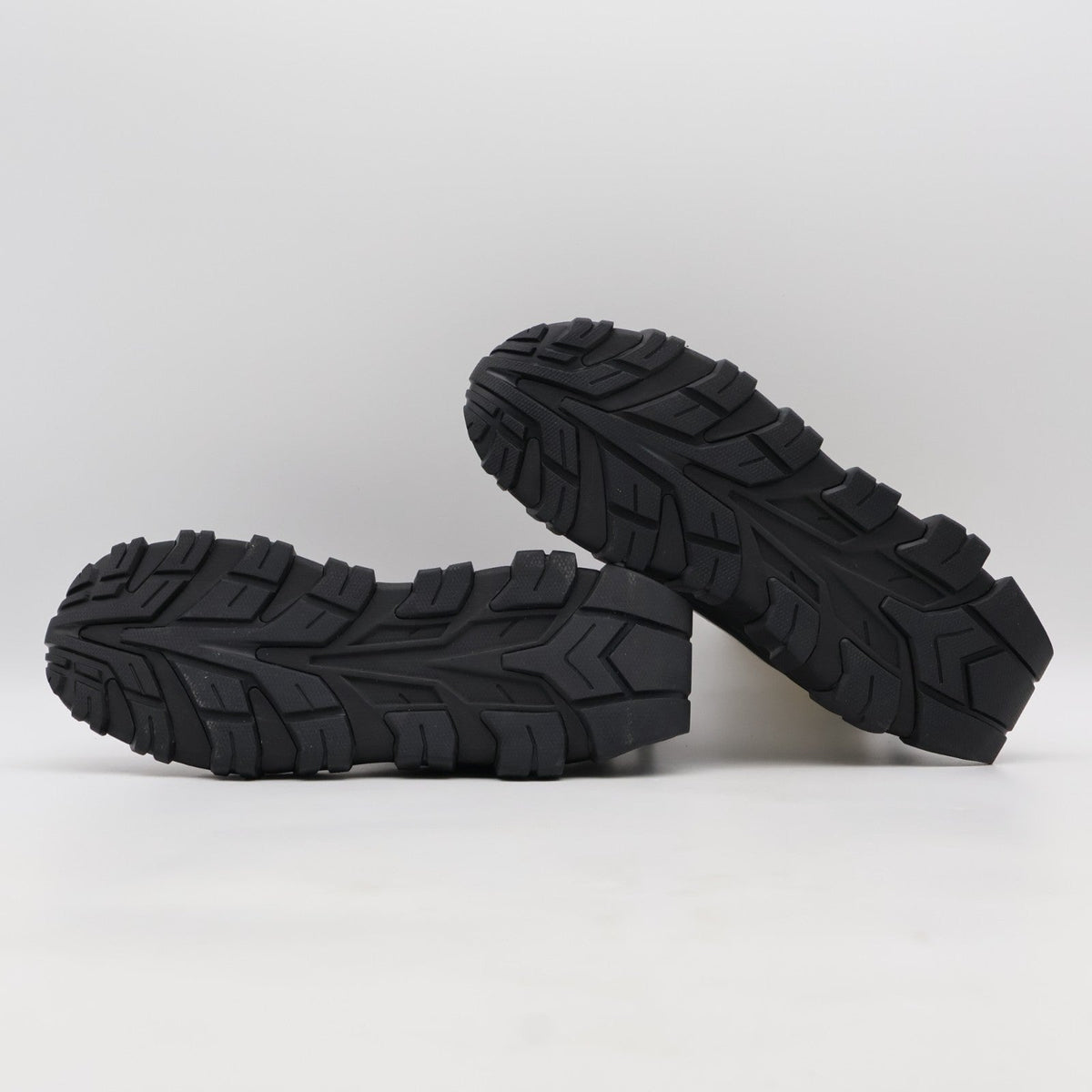 1183C450-001 ONITSUKA TIGER CRESTY FLEK BLACK BLACK (Men's)