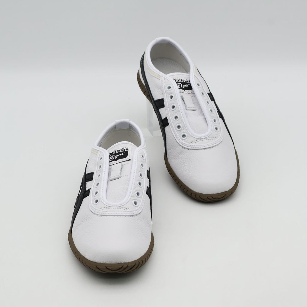 1183C529-101 Onitsuka Tiger Tsunahiki Slip On White Black (Men's)