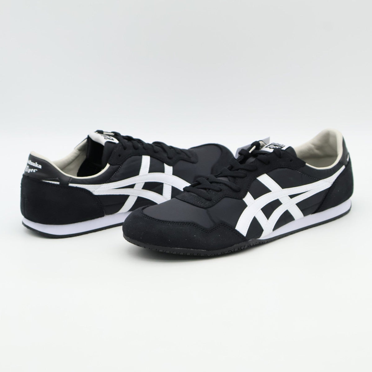 1183B400-001 Onitsuka Tiger SERRANO BLACK WHITE (Men's)