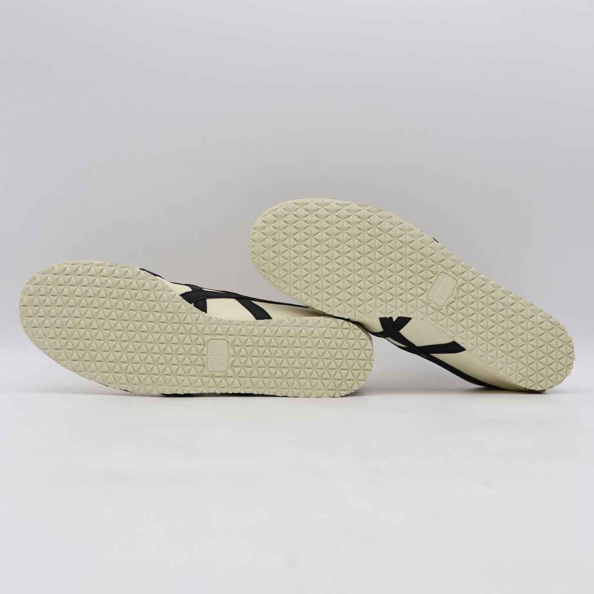 1183C102-752 Onitsuka Tiger Mexico 66 Ivory Black (Men's)