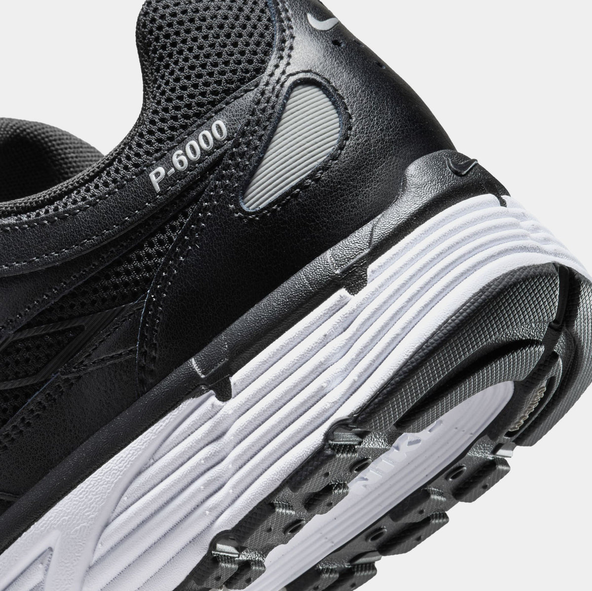 P-6000 Mens Running Shoes (Black/White/Metallic Silver)