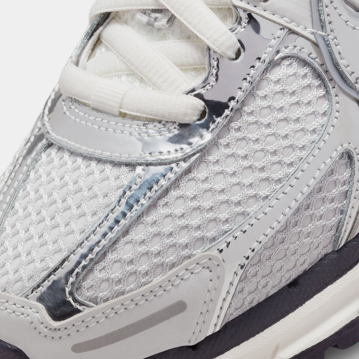 Vomero 5 Womens Running Shoes (Photon Dust/Chrome/Gridiron/Sail)