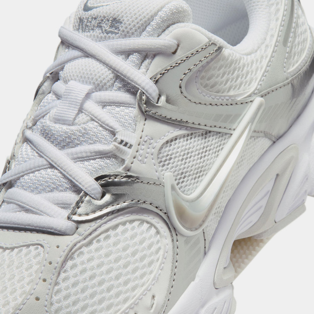 V5 RNR Reflective Accents Womens Running Shoes (White/Metallic Platinum/Pure Platinum/Metallic Silver)