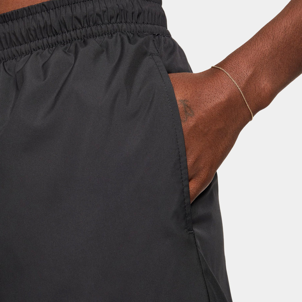 Classic Woven Mid Rise Woven Womens Shorts (Black/White)