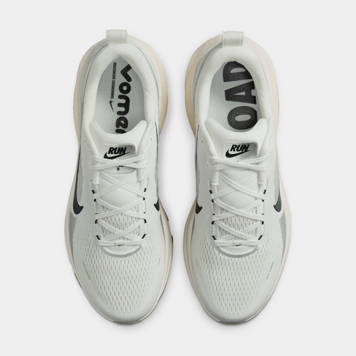 Vomero 18 Mens Running Shoes (Summit White/Black/Coconut Milk)