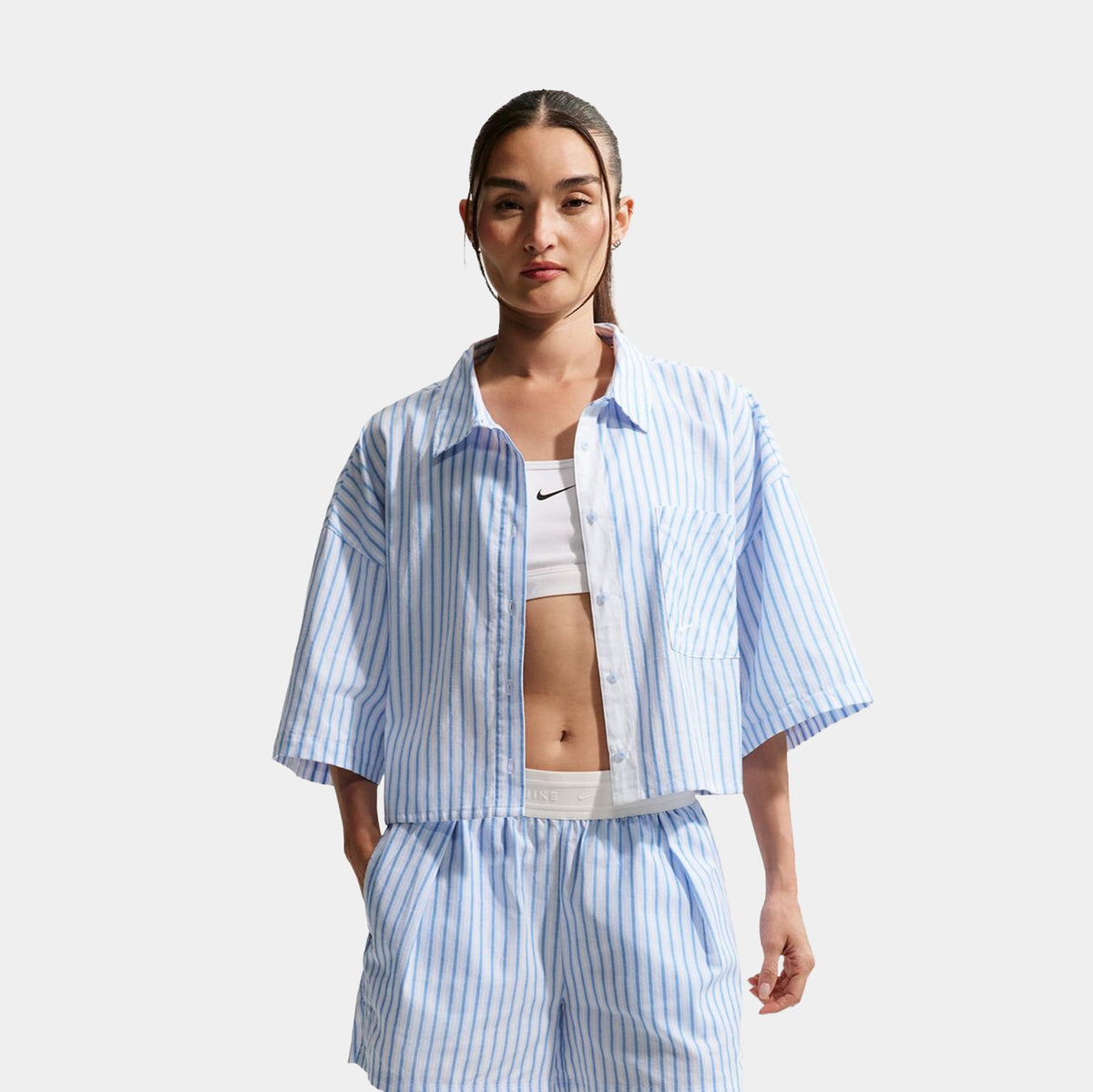Sportswear Chill Poplin Oversized Striped Womens Short Sleeve Shirt (Light Photo Blue/Hydrogen Blue/Summit White)