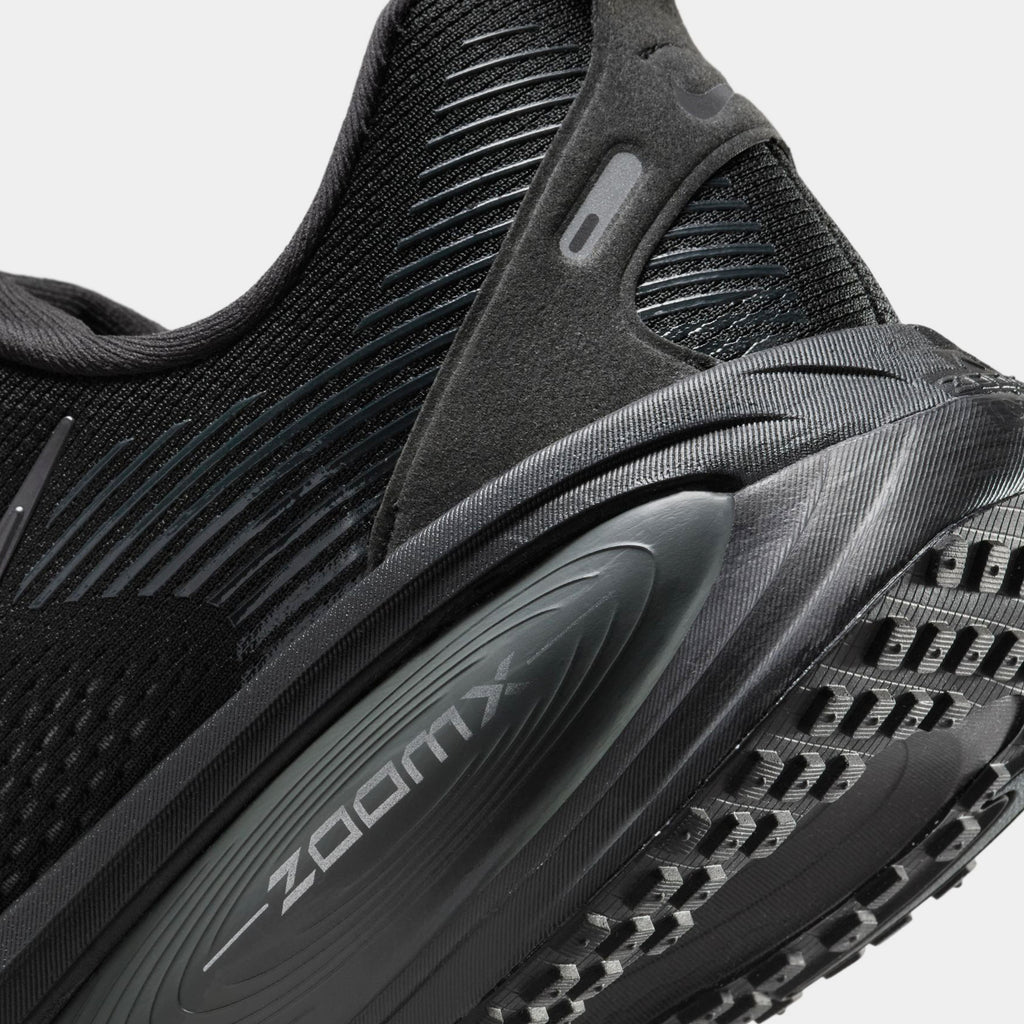 Vomero 18 Mens Running Shoes (Black/Black/Dark Smoke Grey/Light Smoke Grey)