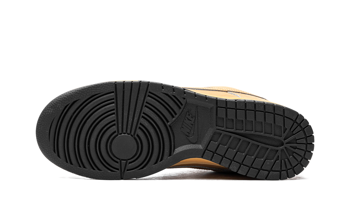 Dunk Low Retro SE "Wheat Gum" HQ1932 700