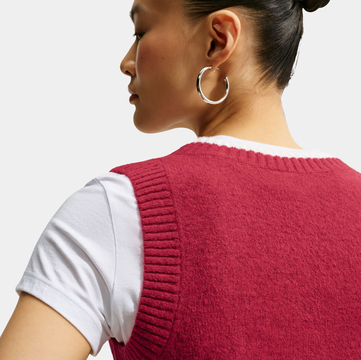 Sportswear Chill Knit Loose Sweater Womens Vest (Tough Red/White/White)