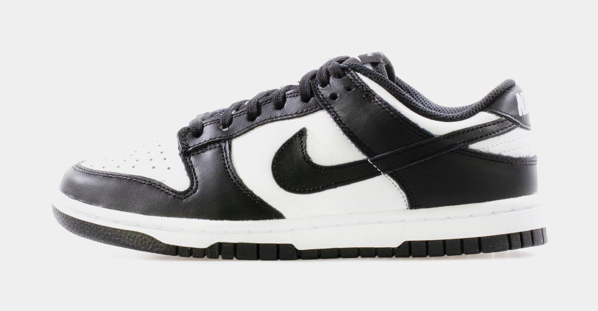Dunk Low Retro Womens Lifestyle Shoes (Black/White)