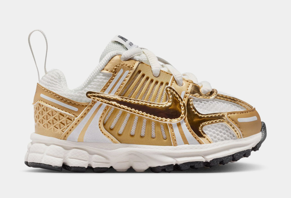 Vomero 5 Infant Toddler Running Shoes (Sail/Anthracite/Photon Dust/Metallic Gold)