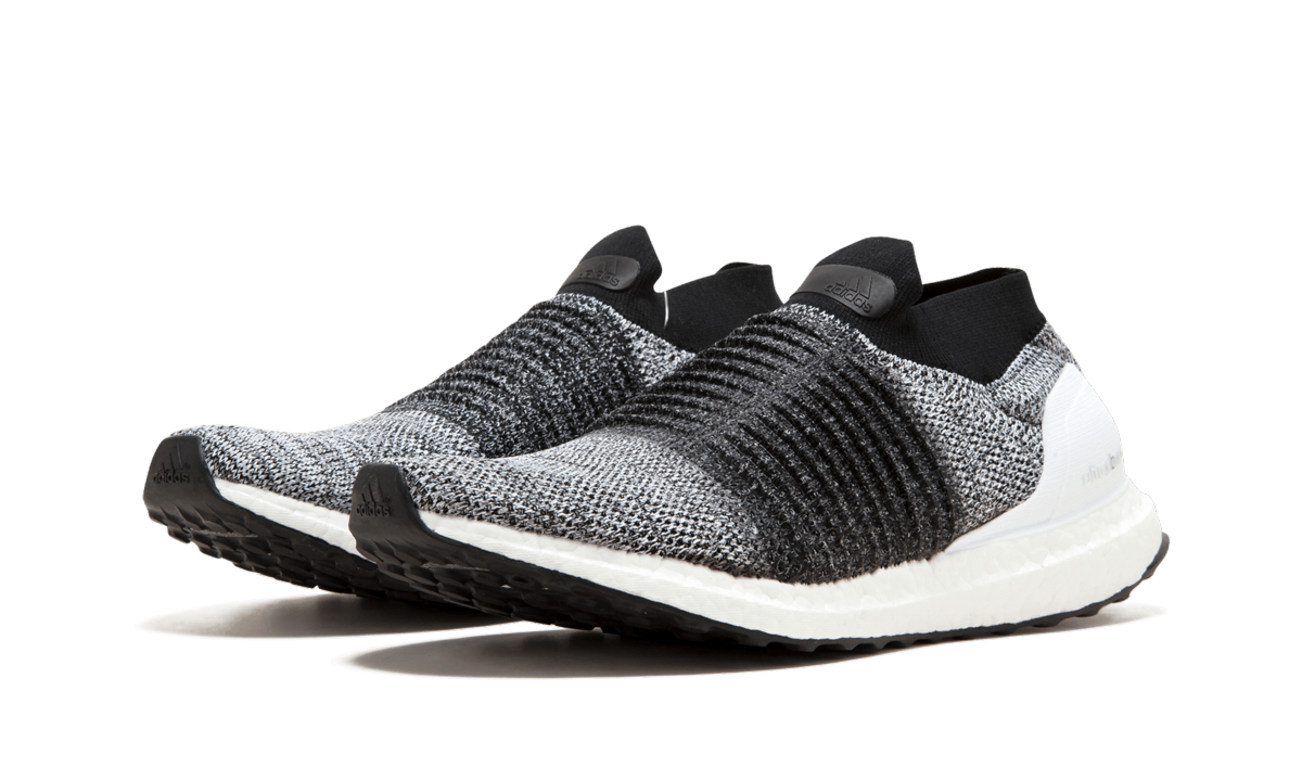 UltraBoost Laceless "Oreo" BB6141
