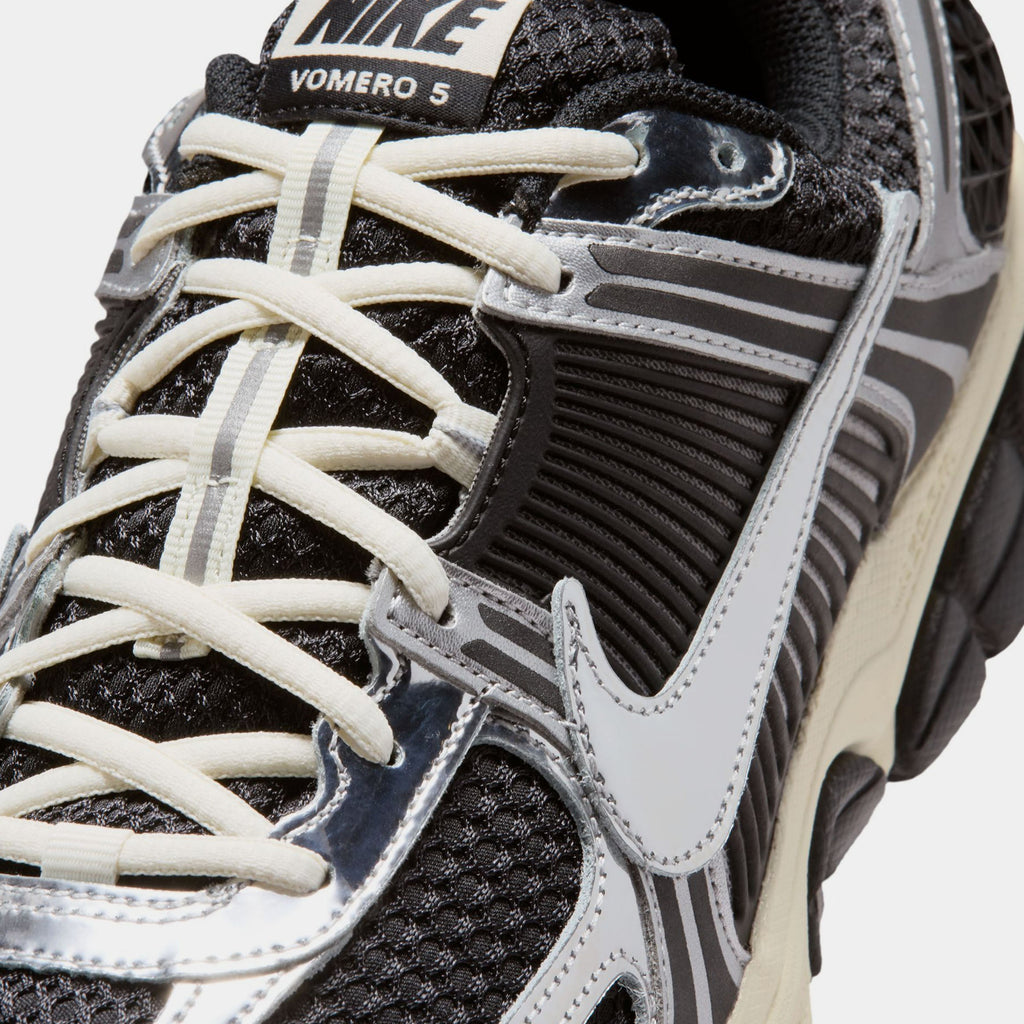Zoom Vomero 5 Mens Running Shoes (Black/Chrome/Metallic Silver)