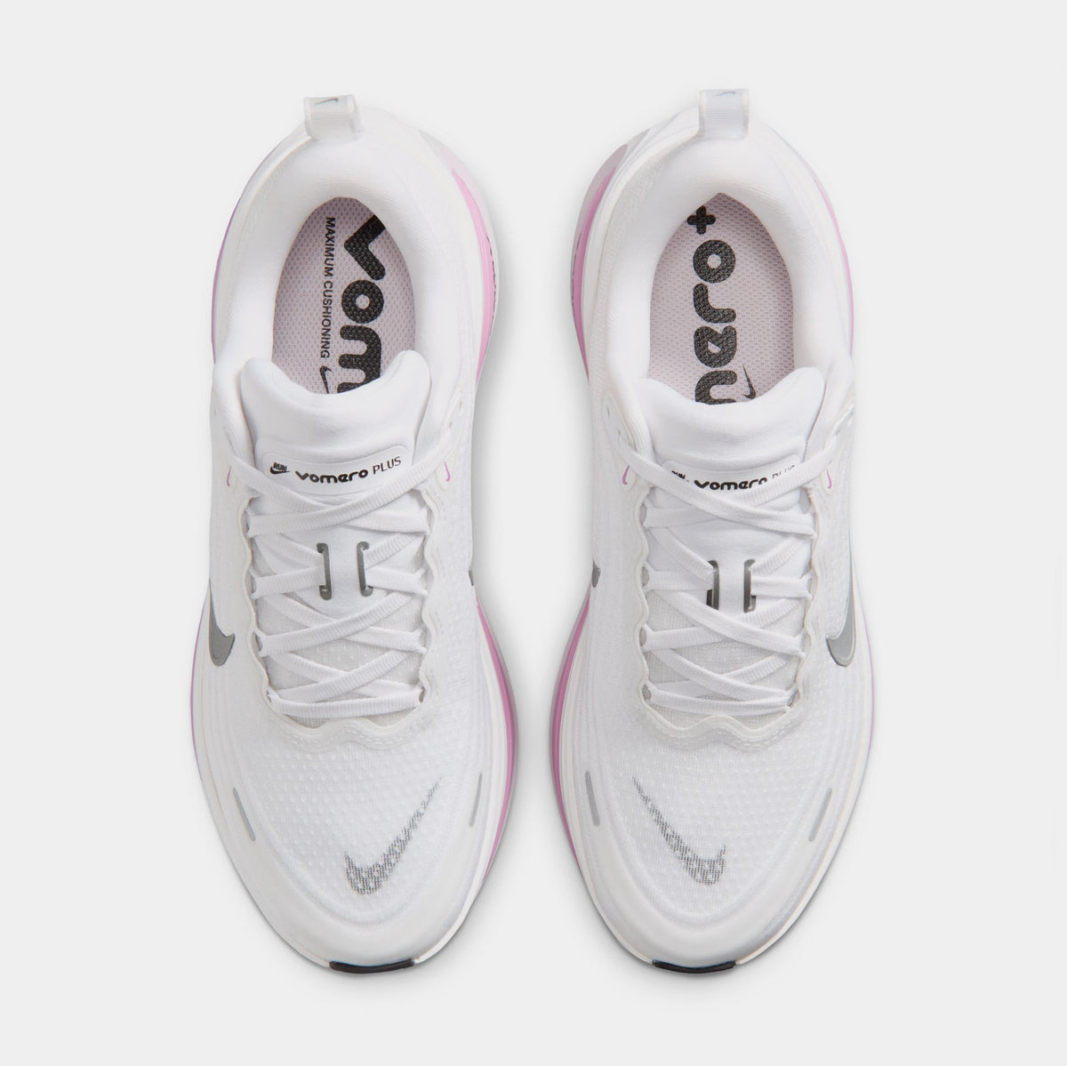 Vomero 18 Womens Running Shoes (White/Bleached Lilac/Summit White/Metallic Silver)