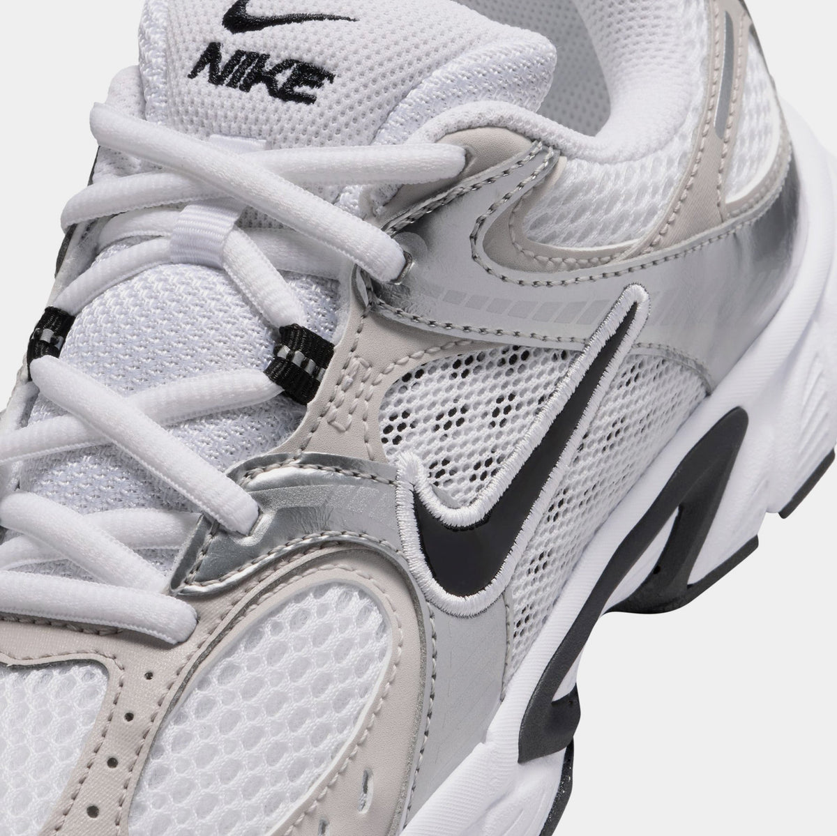 V5 RNR Grade School Running Shoes (White/Vast Grey/Photon Dust/Black)