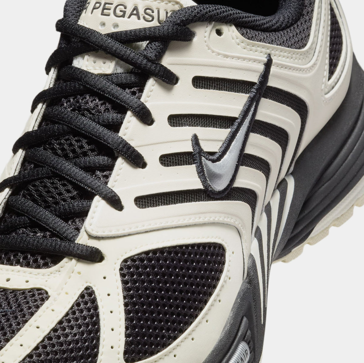 Air Pegasus 2005 Mens Running Shoes (Pale Ivory/Metallic Silver/Coconut Milk/Black)