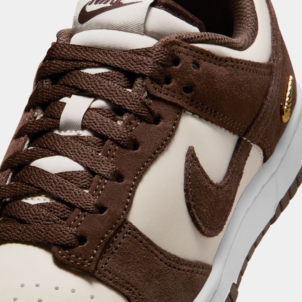 Dunk Low Suede Womens Lifestyle Shoes (Light Orewood Brown/Baroque Brown/White)