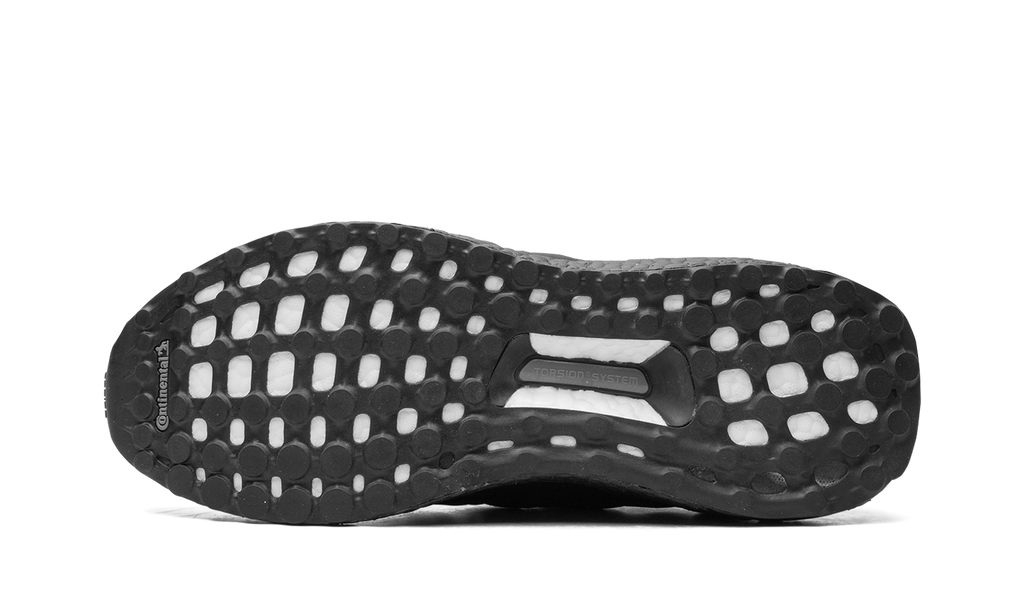 UltraBOOST "Triple Black" F36641