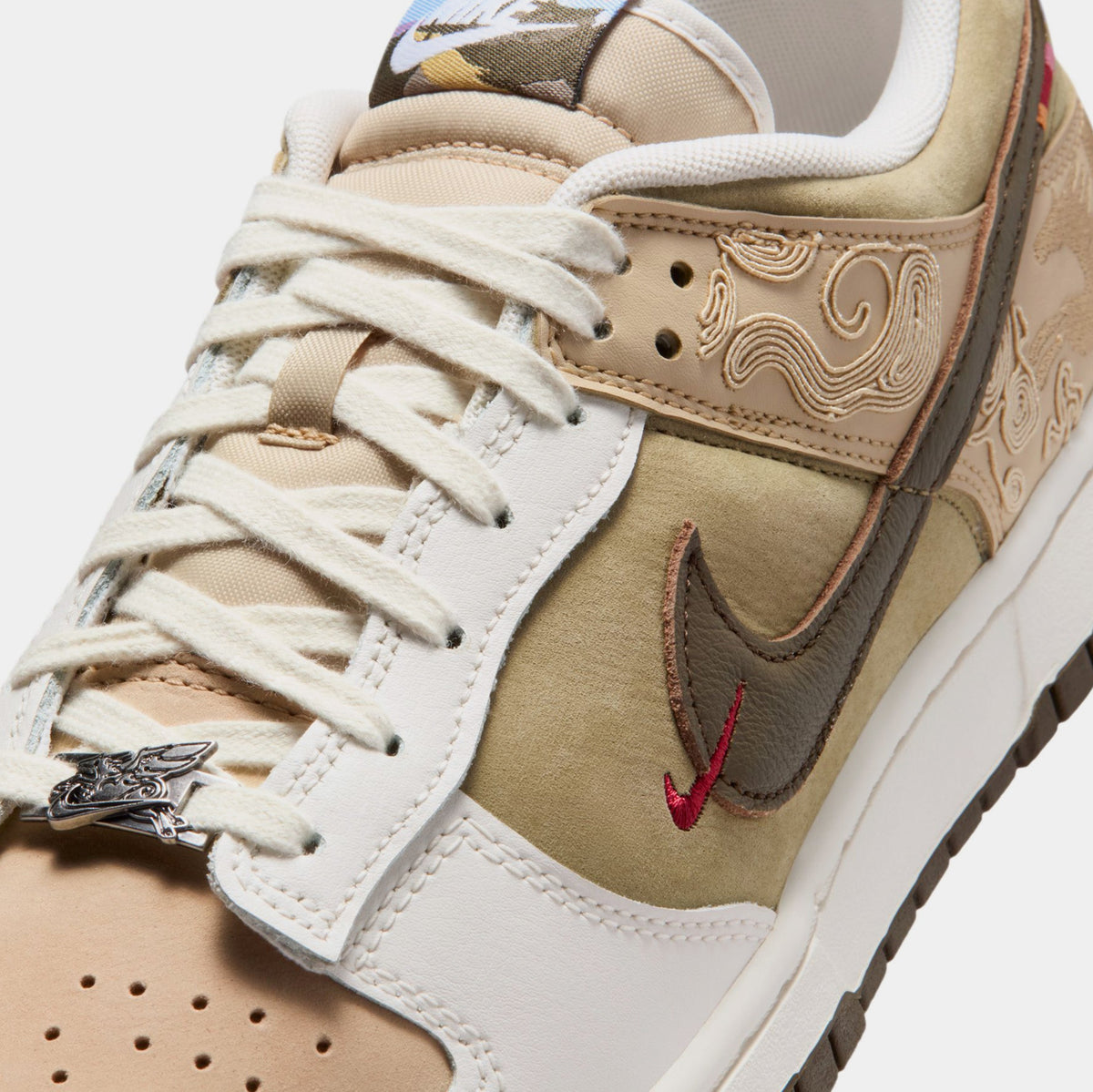Dunk Low SE Lunar New Year Mens Lifestyle Shoes (Linen/Dark Hazel/Phantom/Neutral Olive)
