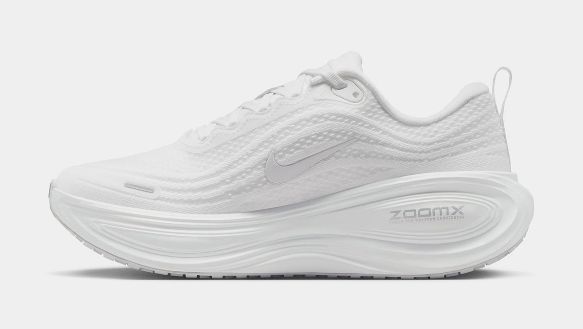 Vomero Plus Womens Running Shoes (White/Summit White/Photon Dust)