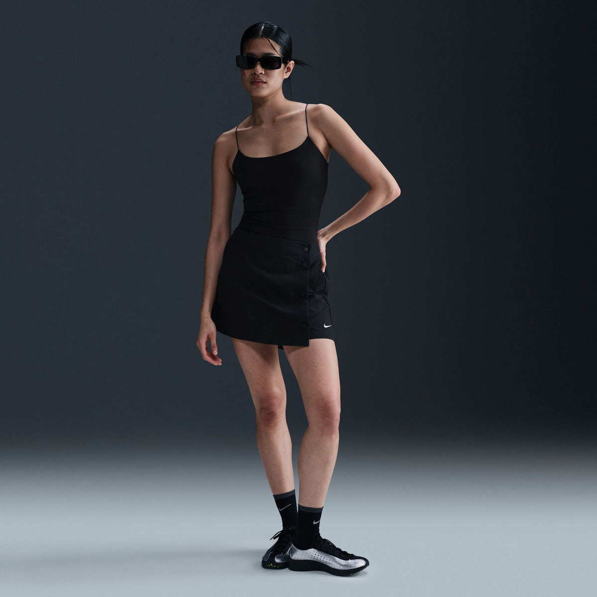 Essential Woven 3" Womens Skort (Black/White)