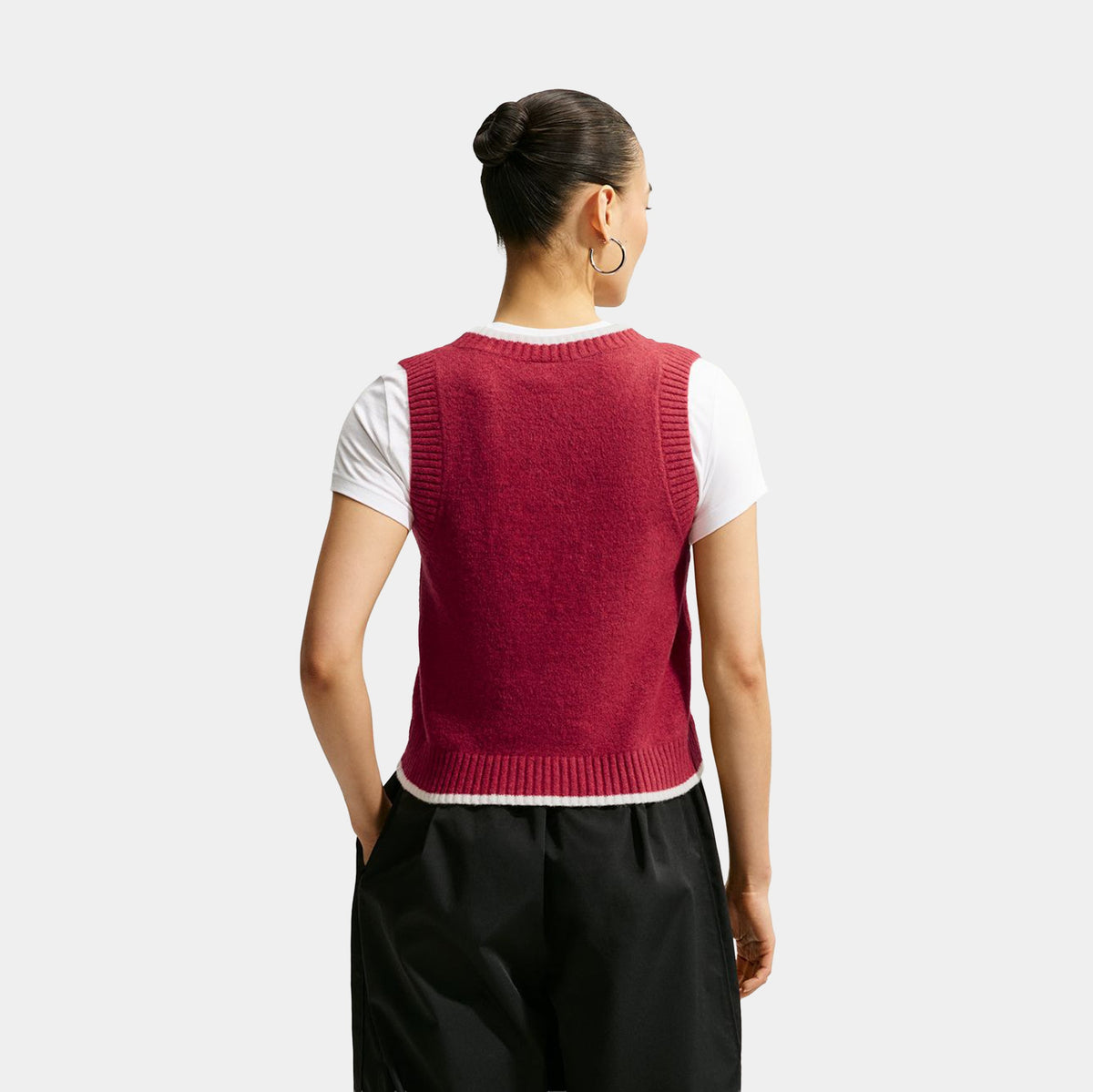 Sportswear Chill Knit Loose Sweater Womens Vest (Tough Red/White/White)