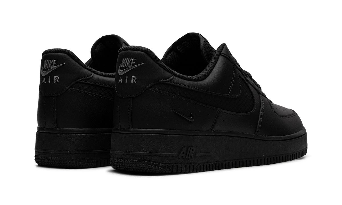 Air Force 1 '07 LV8 "Triple Black Ripstop" IH4452 001