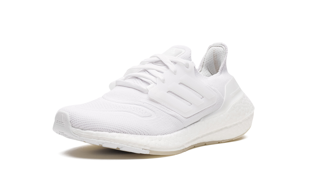 ULTRABOOST 22 WMNS "Triple White" GX5590