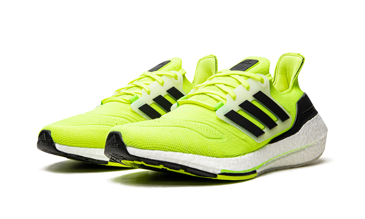 Ultraboost 22 "Solar Yellow" GX6639