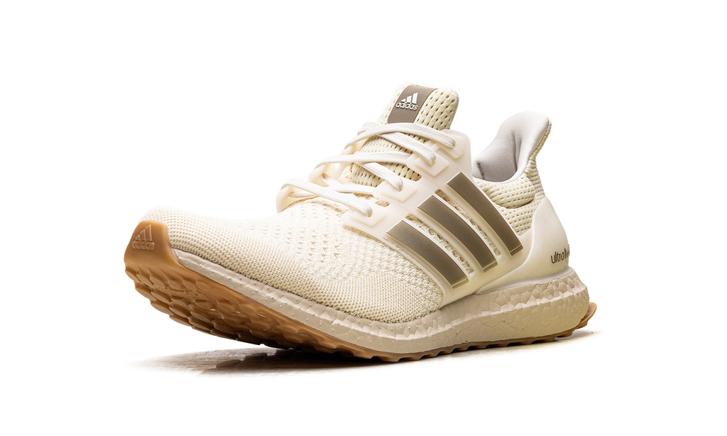 UltraBoost 1.0 WMNS "Warm Vanilla Cyber Metallic" JS1265