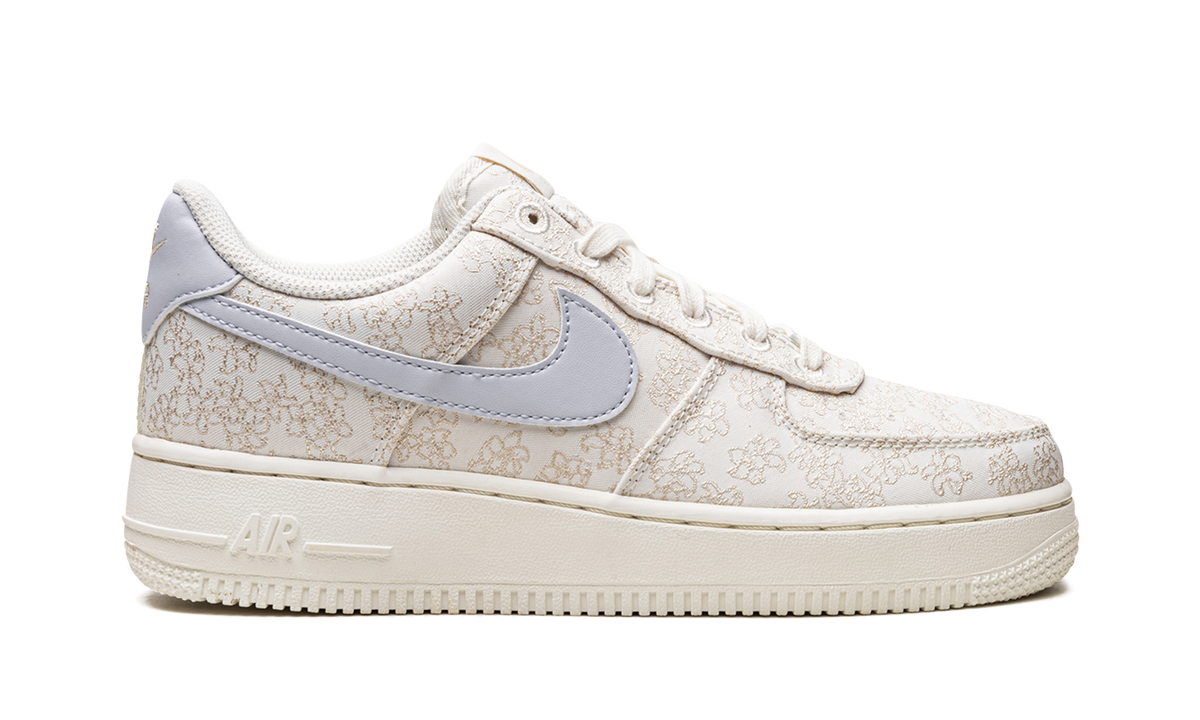 AIR FORCE 1 '07 SE JACQ WMNS "Flower Embroidery" DR6402 900